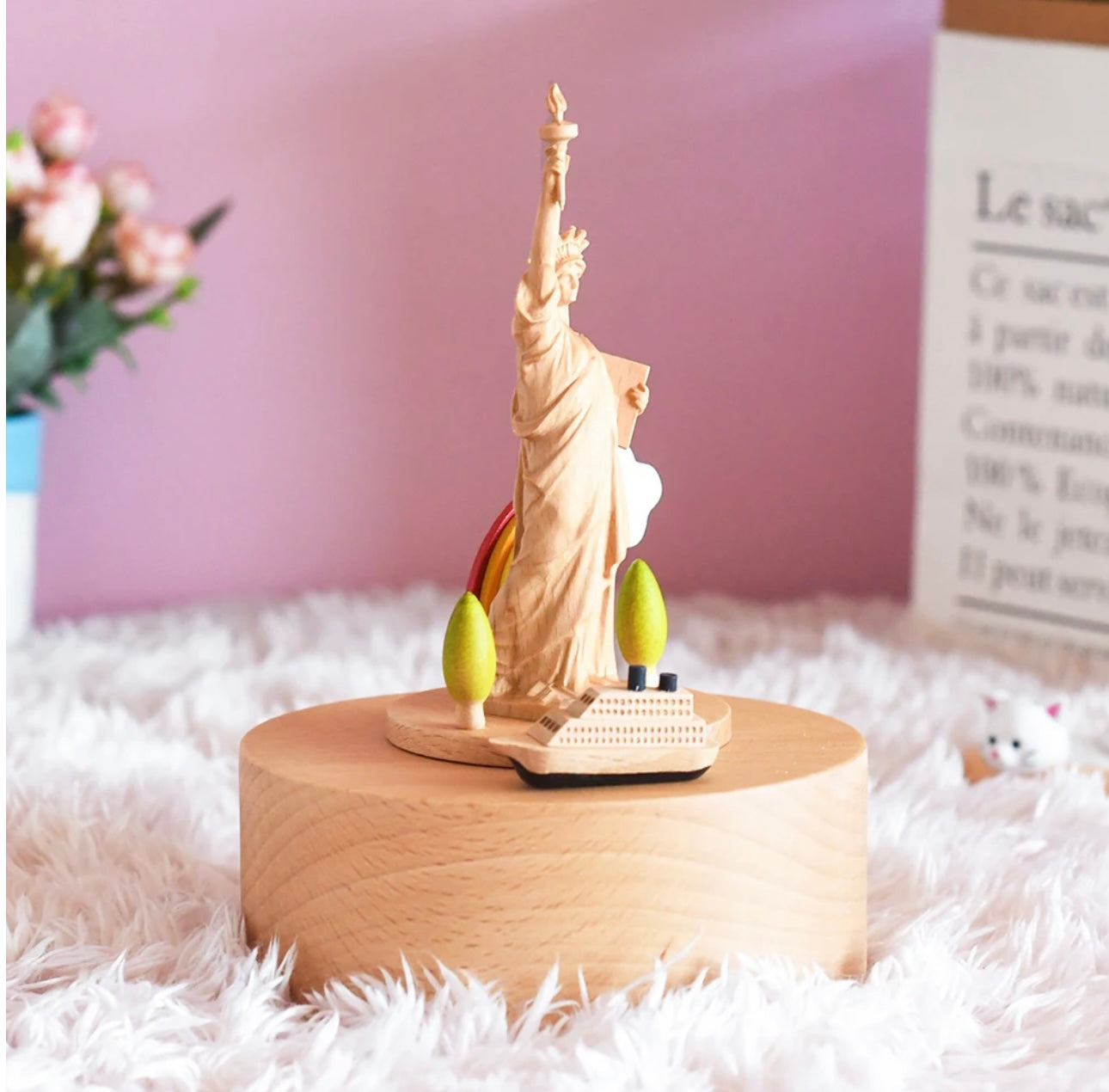 Wooden Music Box - Statue of Liberty