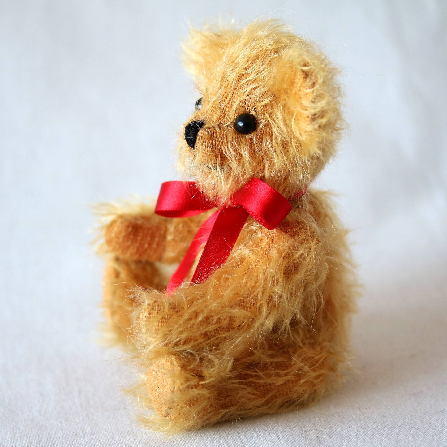 Golden Peter - Traditional jointed mohair teddy bear